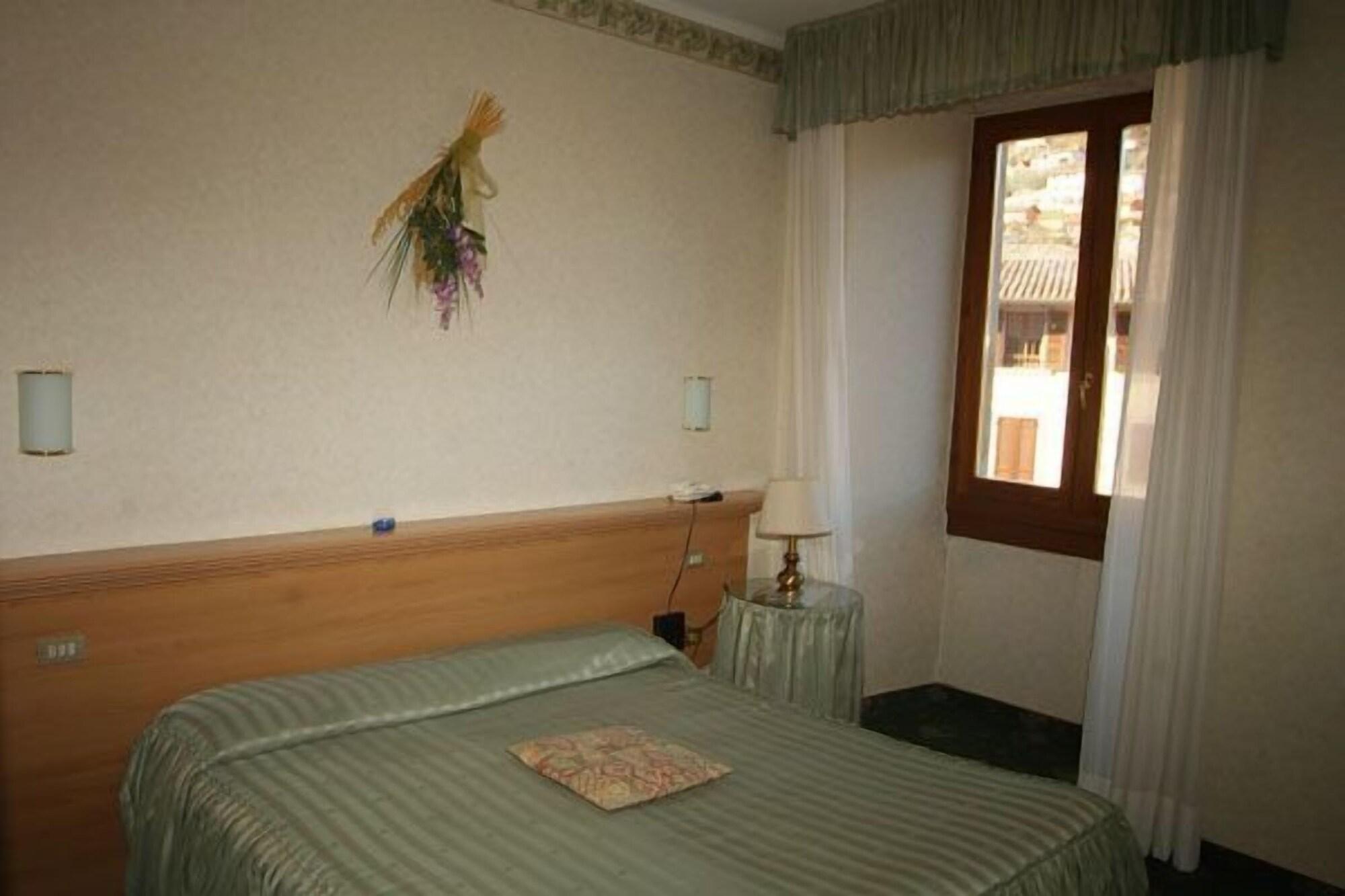 Hotel Miralago Pieve  Экстерьер фото